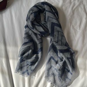 Banana Republic Striped summer scarf